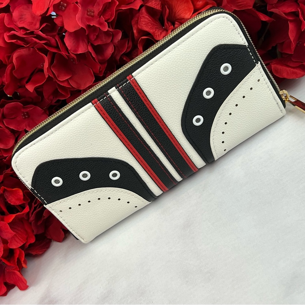 Harley Quinn Suicide Squad Property of the Joker White Clutch Purse - Picture 13 of 16
